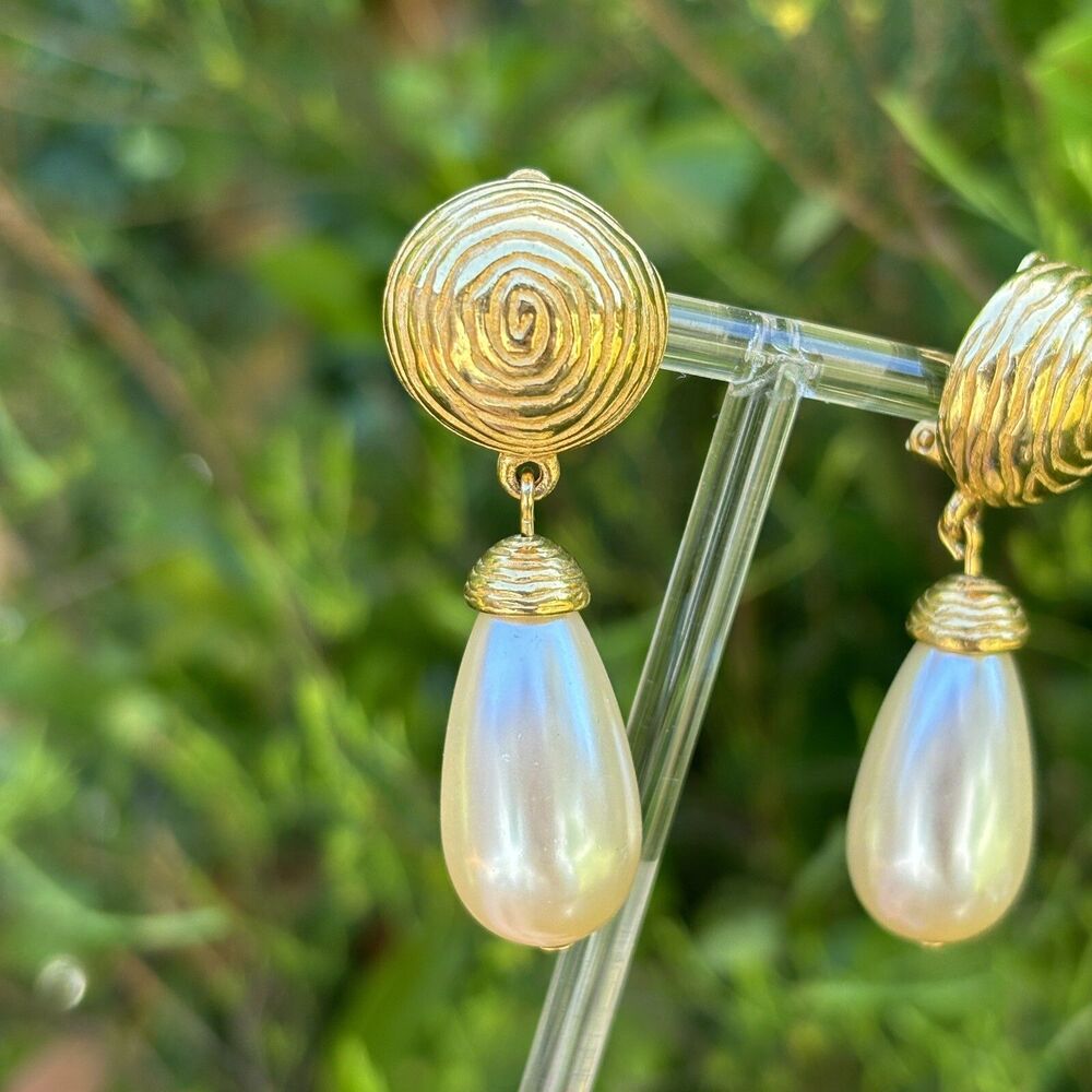 Vintage Givenchy Gold Tone Clip On Dangle Teardrop Earrings Faux Pearl 2" - Picture 6 of 9
